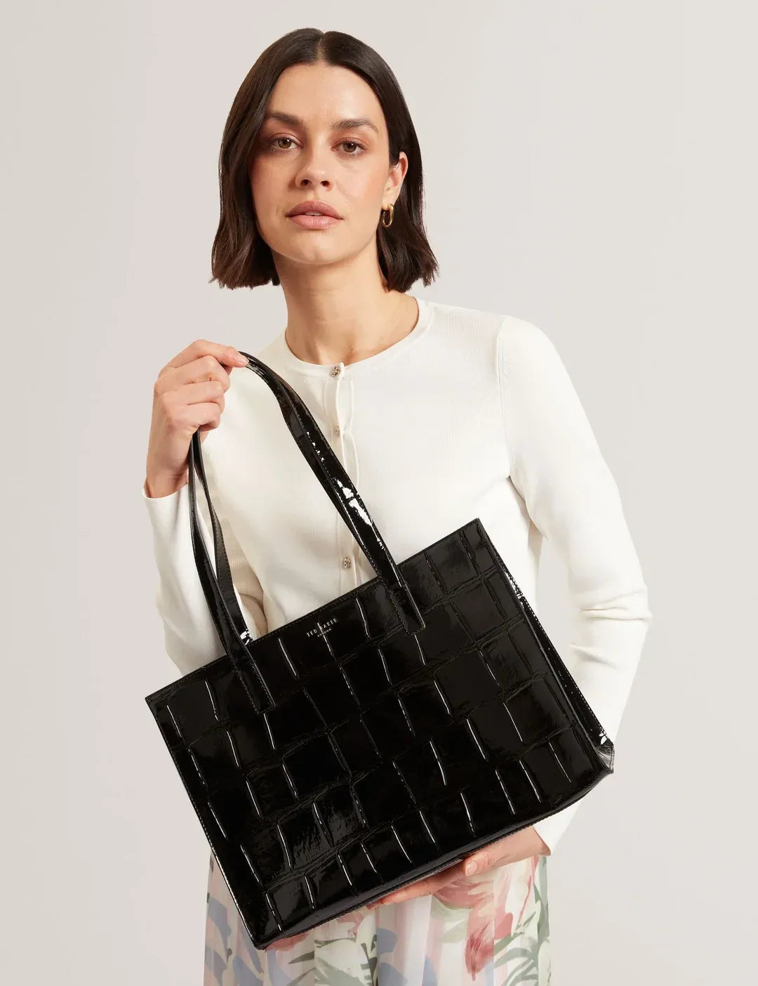 Welona Patent Croc-Effect Elongated Icon Tote Bag - Black